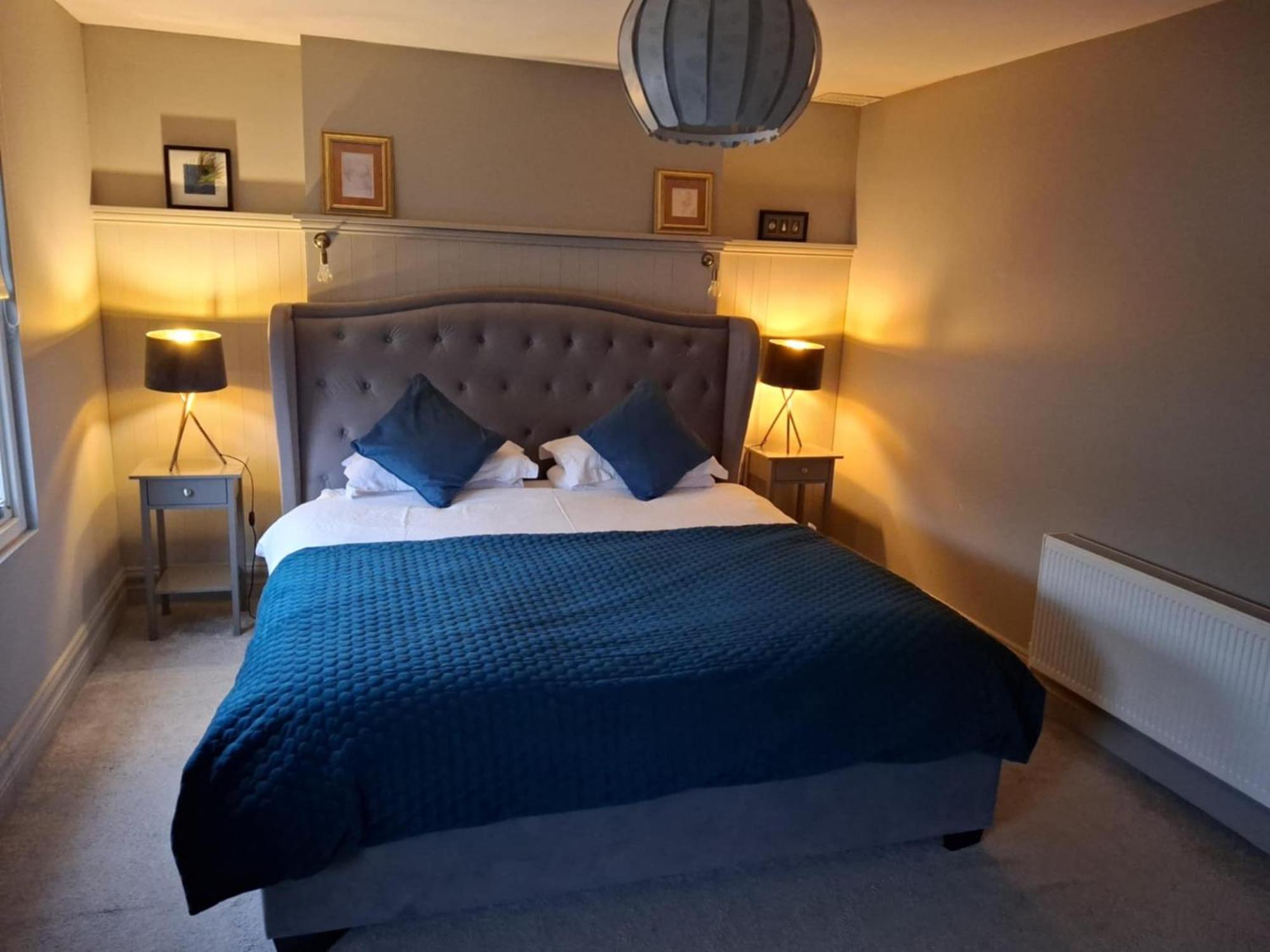 3 Bedroom Luxury Apartment Main Street Cashel  Extérieur photo